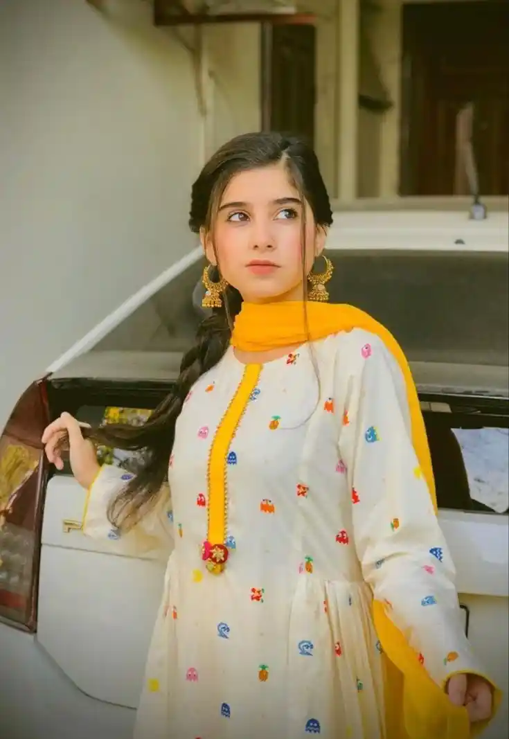 angry-cute-girl-dp