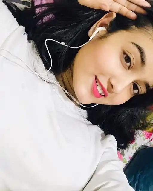 anime-cute-girl-dp-for-instagram