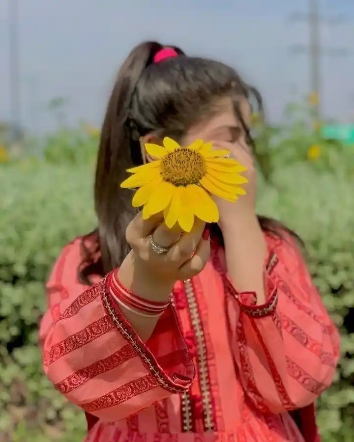attitude-cute-girl-dp