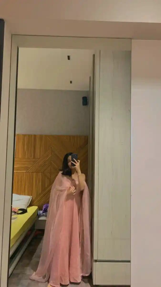 comment-on-girl-pic