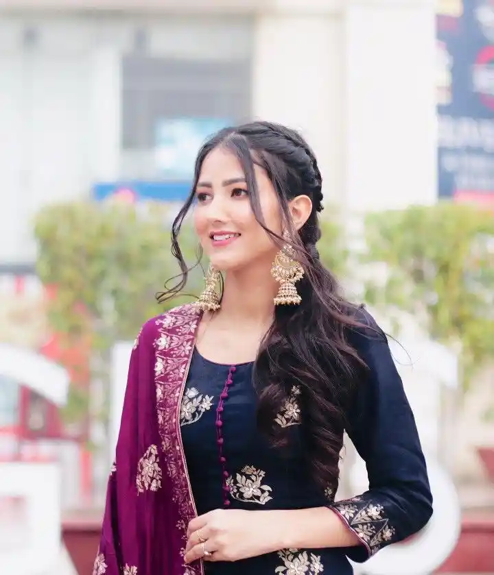 cute-girl-dp-cute