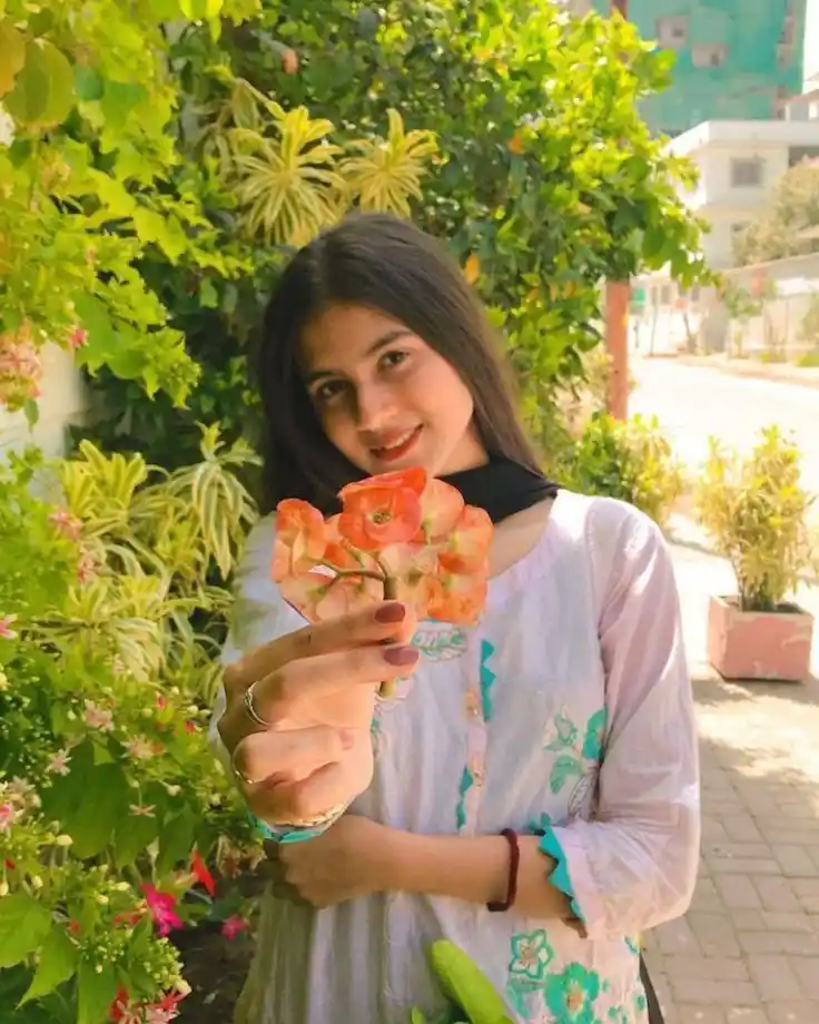 dpz-cute-girl-dp-instagram