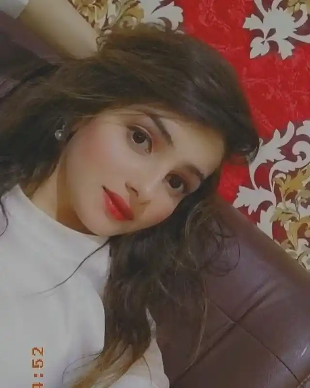smart ladki ka dp
