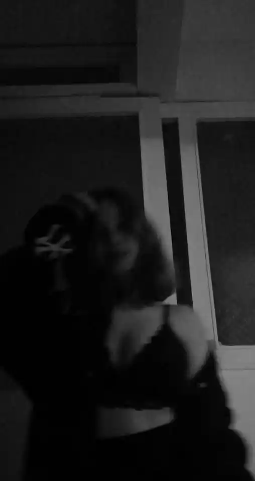 black blur dp for instagram girl