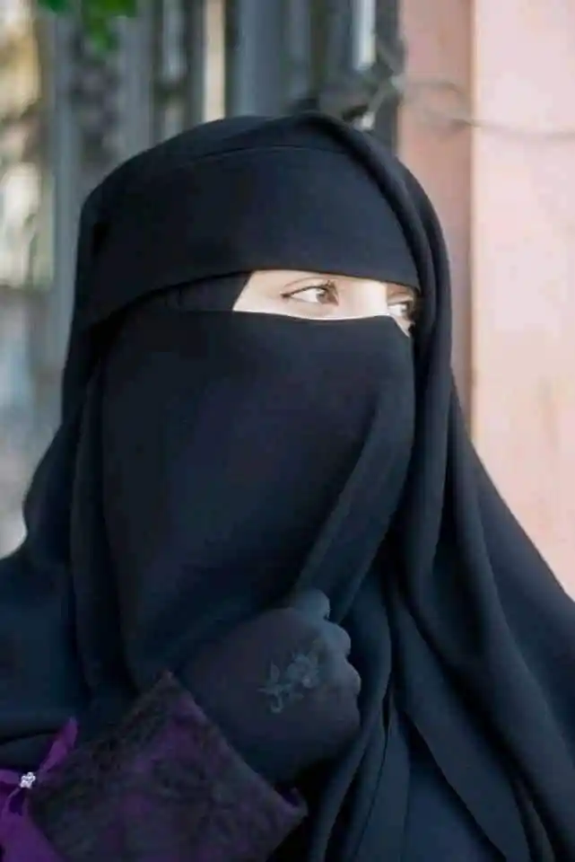 black hijab girl dp 7