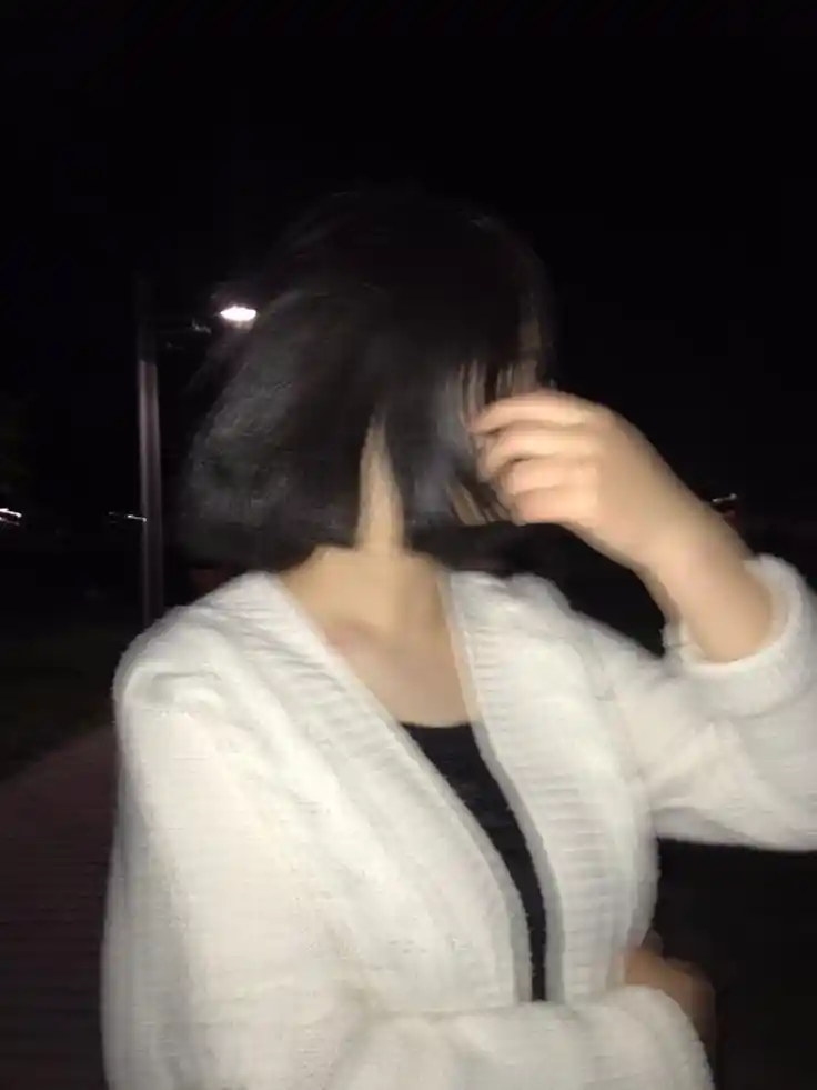 blur girl pfp