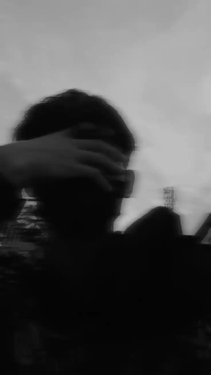 blurry instagram pfp