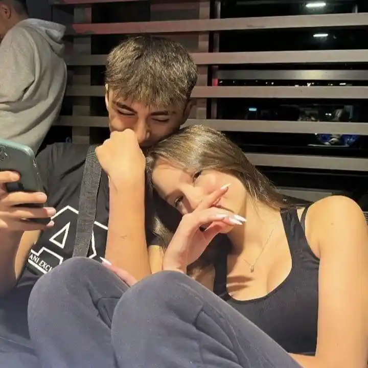 boy girl love dp for instagram
