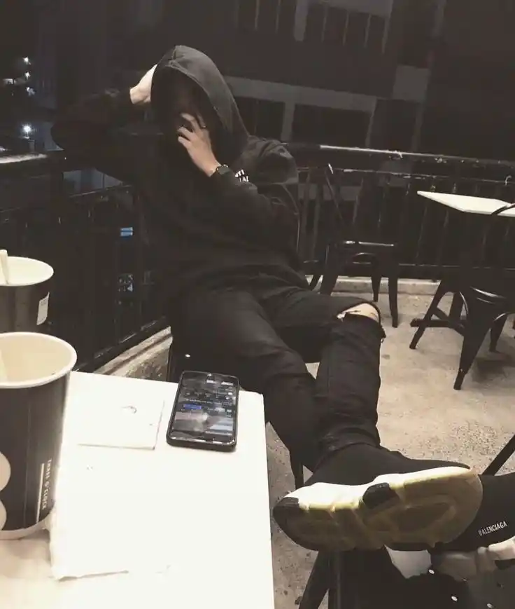 broken sad boy dp