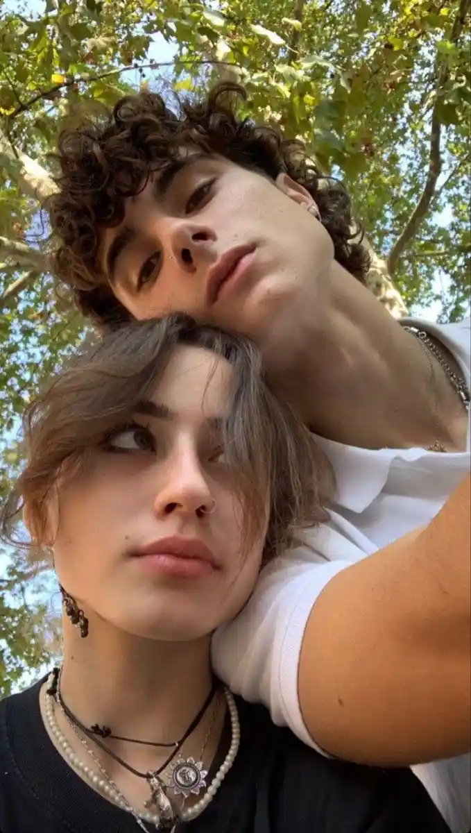 couple dp cute girl