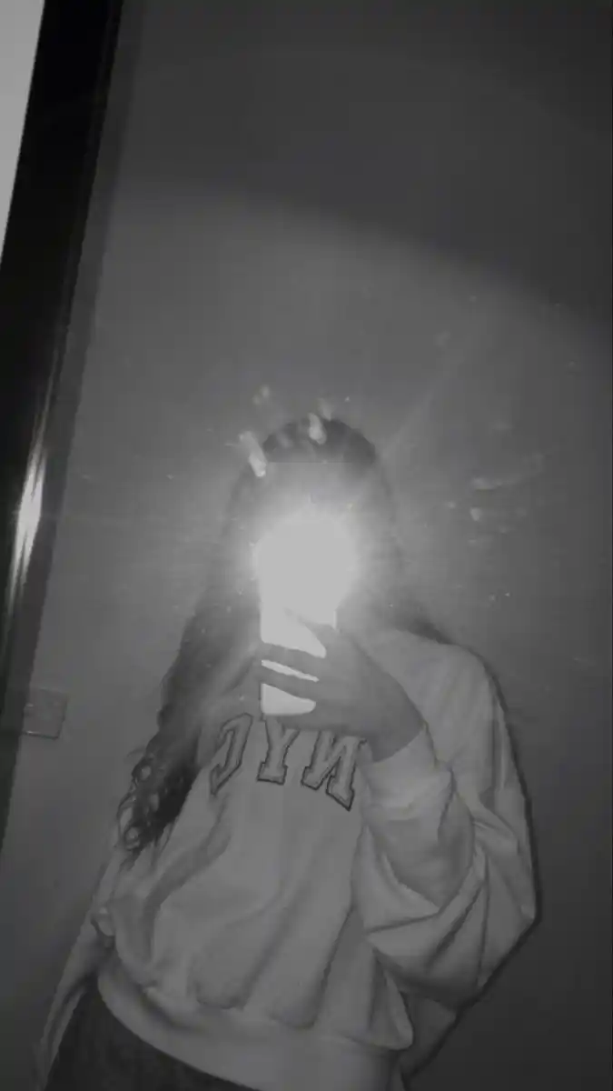 cute girl blurry pictures