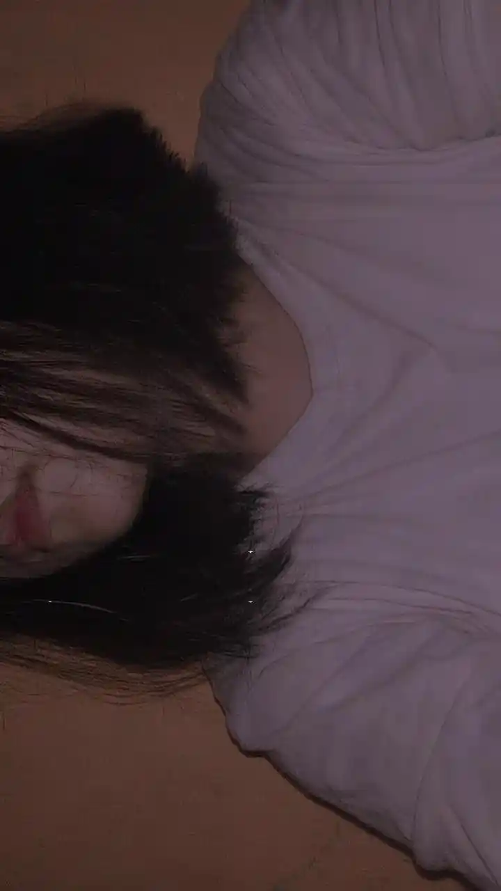 girl photo face blur