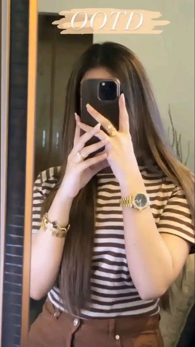 mirror selfie dp black 66