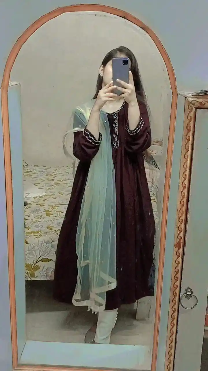 mirror selfie dp for instagram girl 7