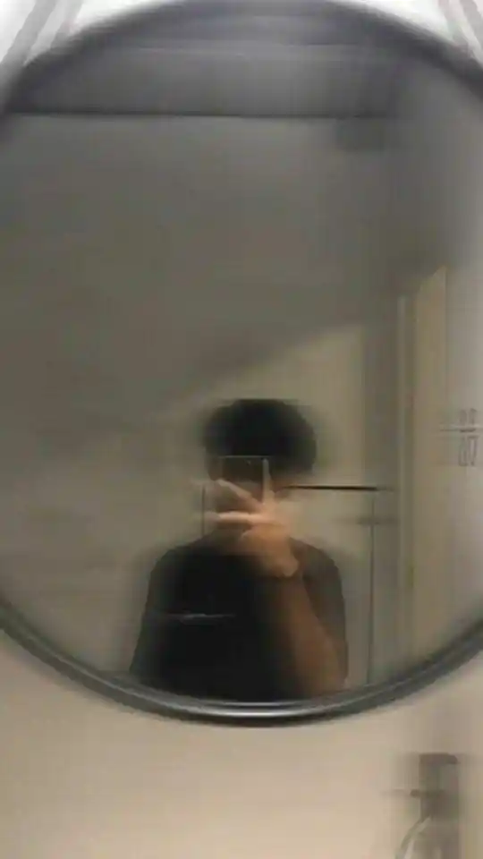 pfp blurry girl