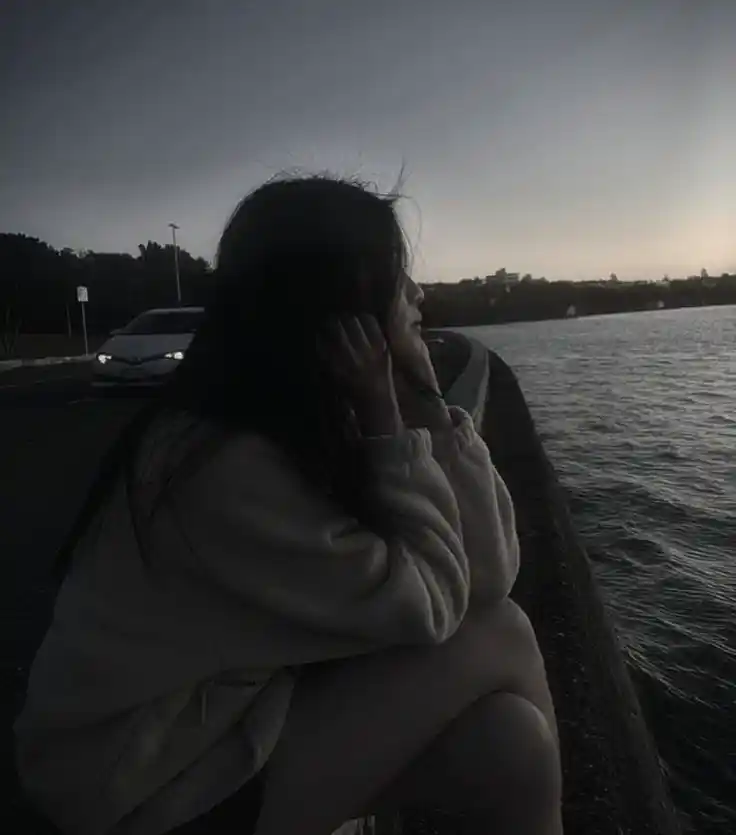 sad dp girl alone love