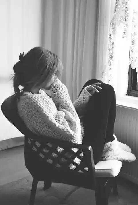 sad girl dp black