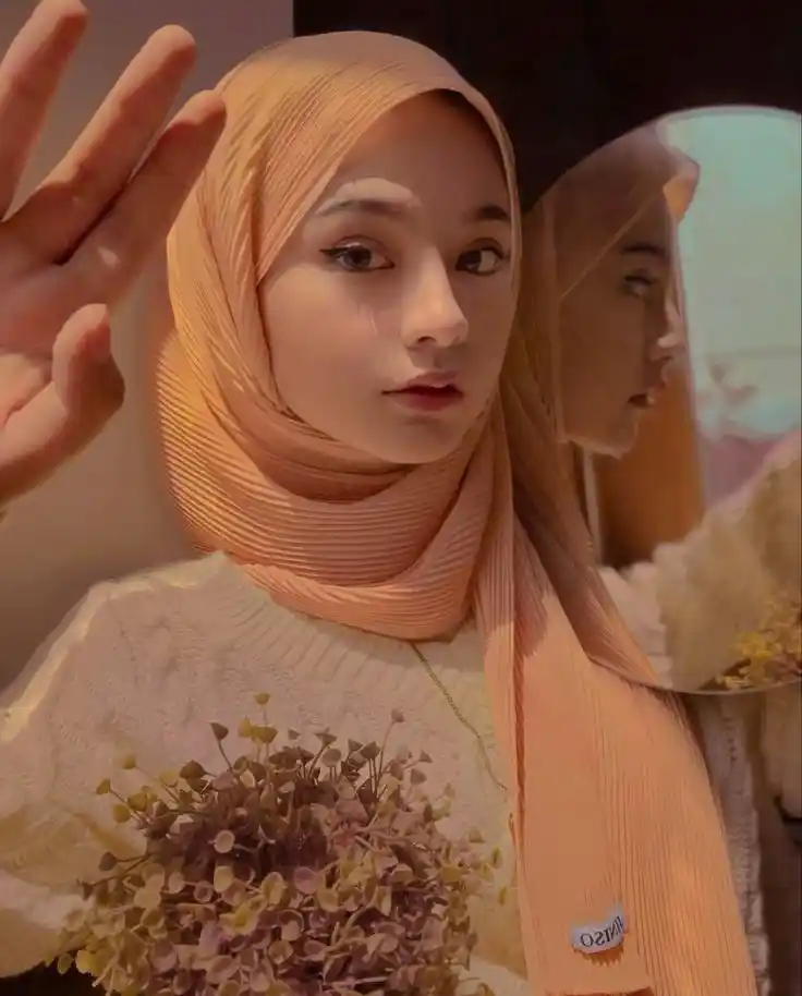 sad hijab girl dp 94